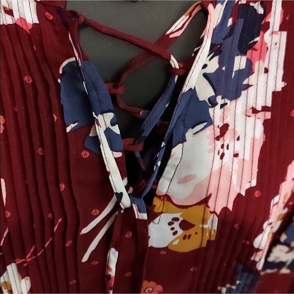 Old Navy Medium Women’s Floral blouse - Picture 2 of 6